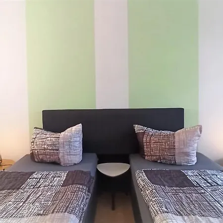Apartment Fuer Bis Zu 7 Personen Mit Balkon Halberstadt Exterior photo