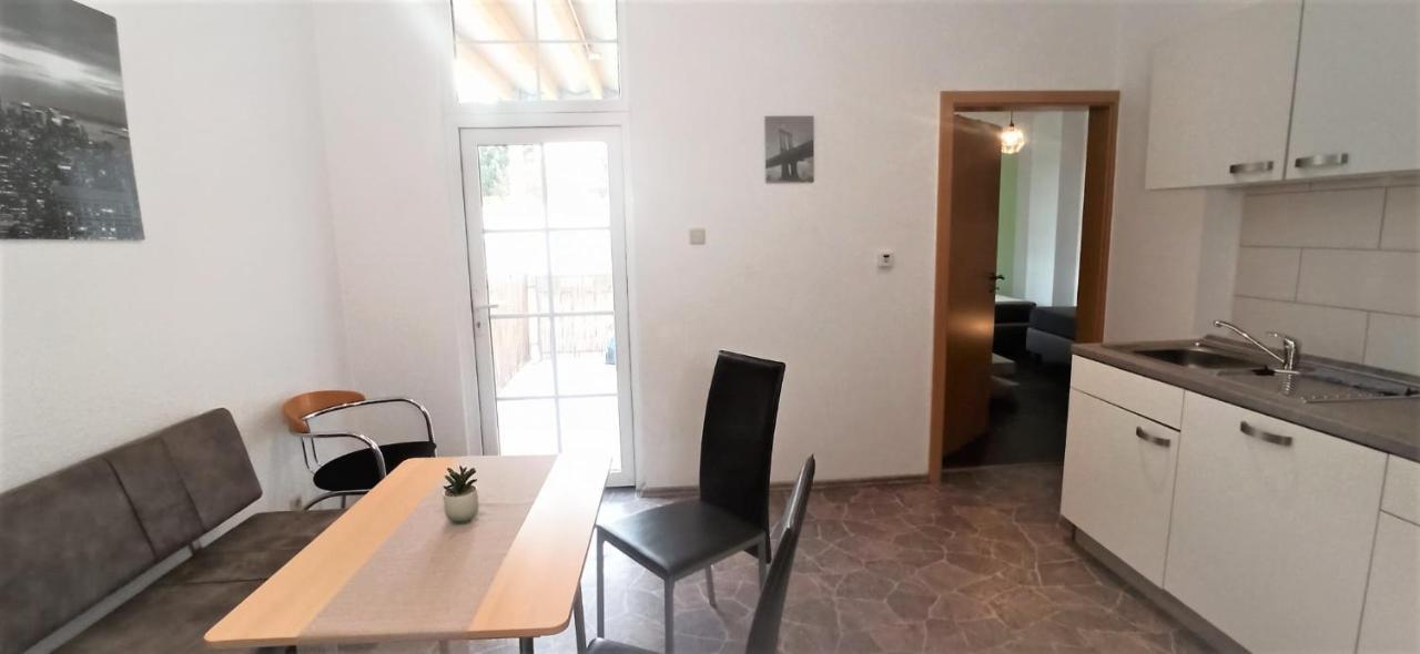 Apartment Fuer Bis Zu 7 Personen Mit Balkon